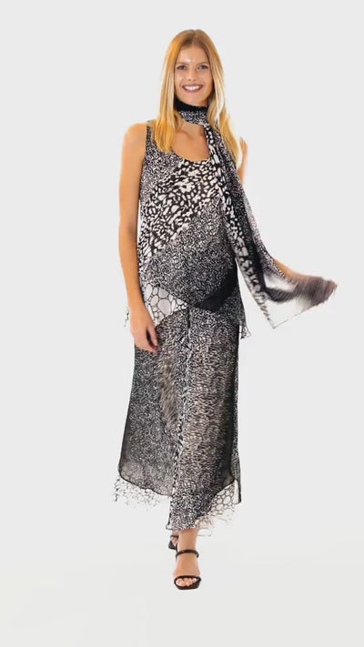 THE SPARKLING REVERSIBLE PANT SET IN BLACKISH WHITE