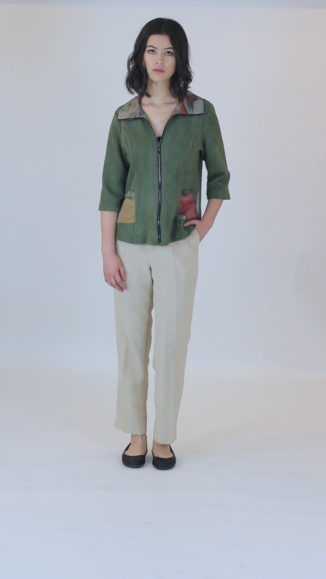 THE FASHION TOP IN OLIVE GREEN