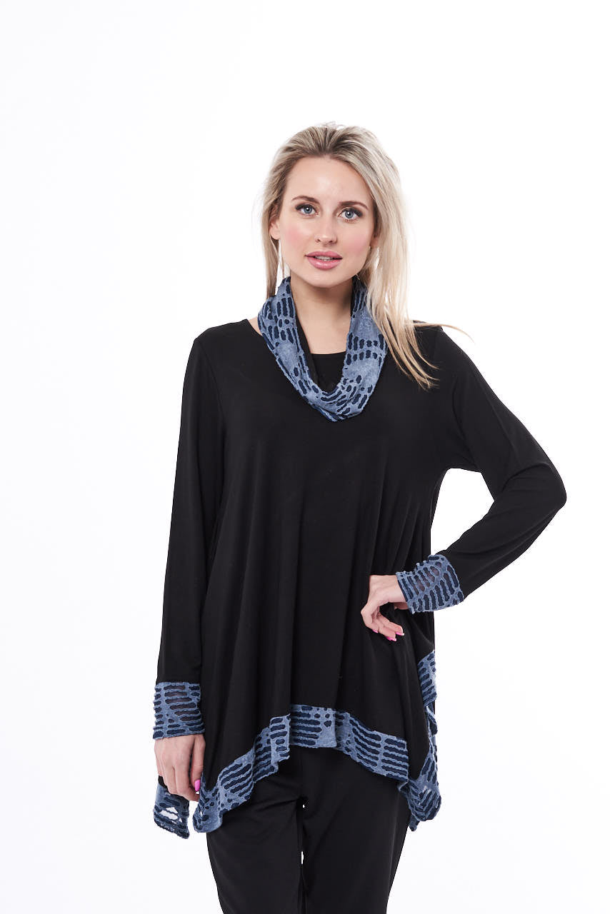 THE CLASSY BLACK IN TUNIC WITH SCOOP BLUE