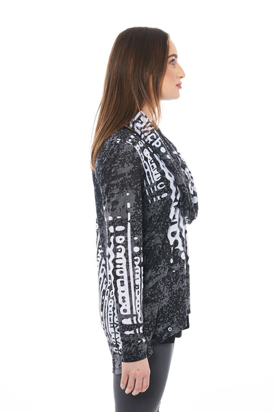 THE FRIDAY EVERYWEAR TOP IN BOLD PRINTS