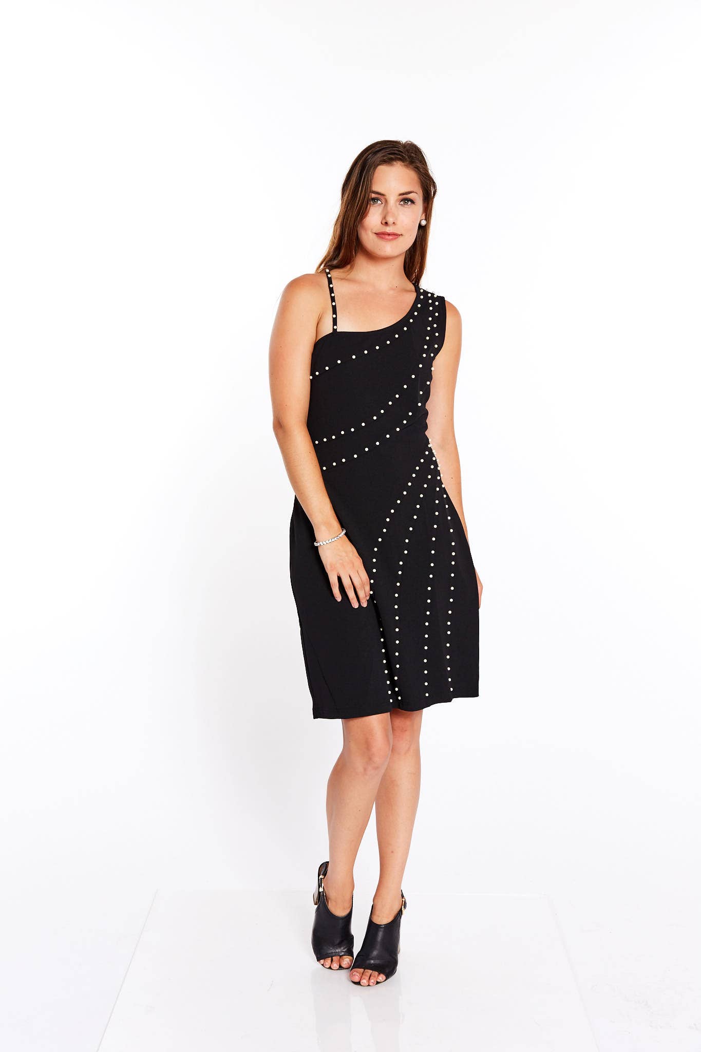 THE COCKTAIL NIGHT IN SPARKLING BLACK